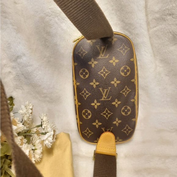 Authentic Louis Vuitton Gange bum bag Fanny pack - Picture 2 of 16